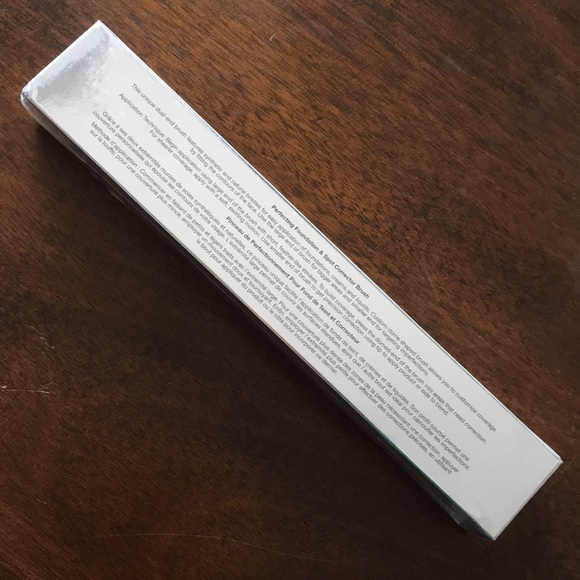 NEW Lancome | Double-ended Brush - Picture 2 of 3